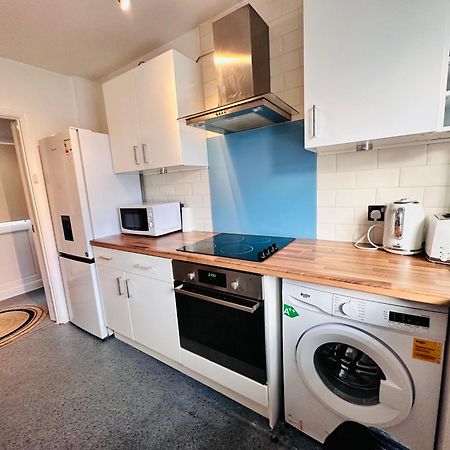Victoria Family Apartment In Central Лондон Екстериор снимка