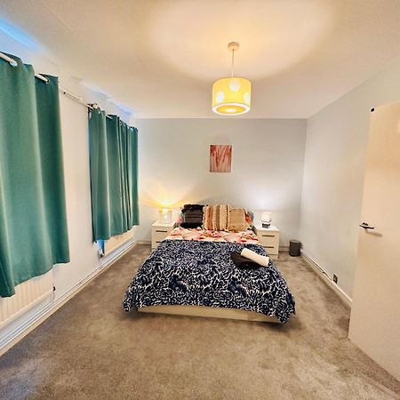 Victoria Family Apartment In Central Лондон Екстериор снимка