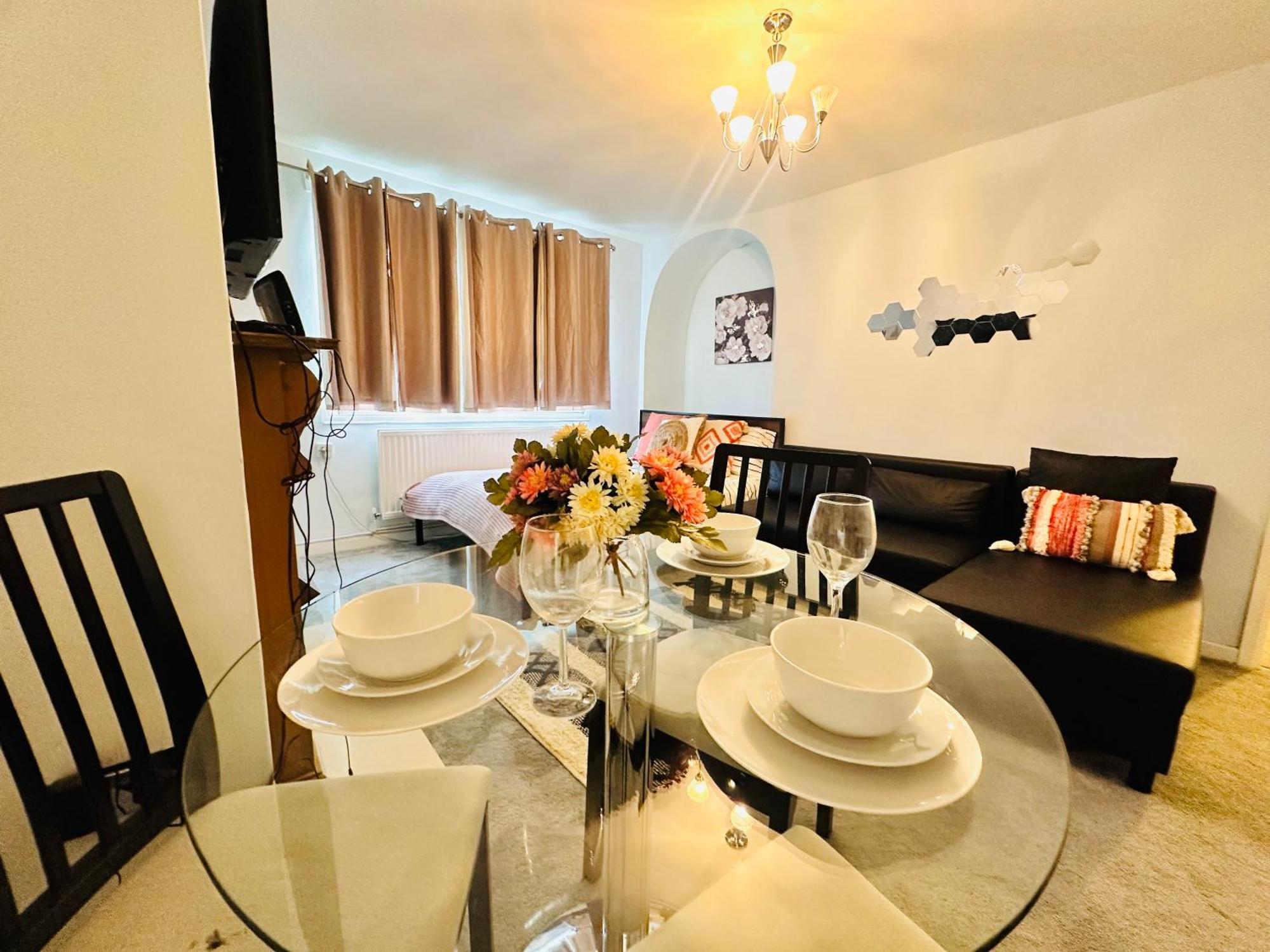 Victoria Family Apartment In Central Лондон Екстериор снимка