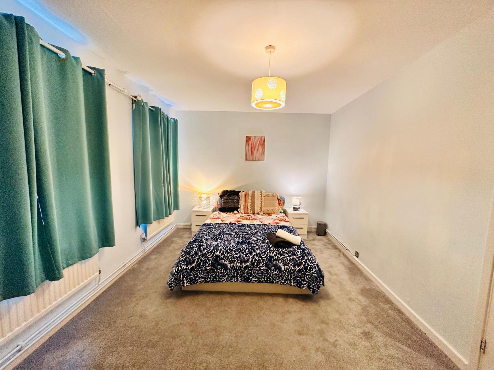 Victoria Family Apartment In Central Лондон Екстериор снимка