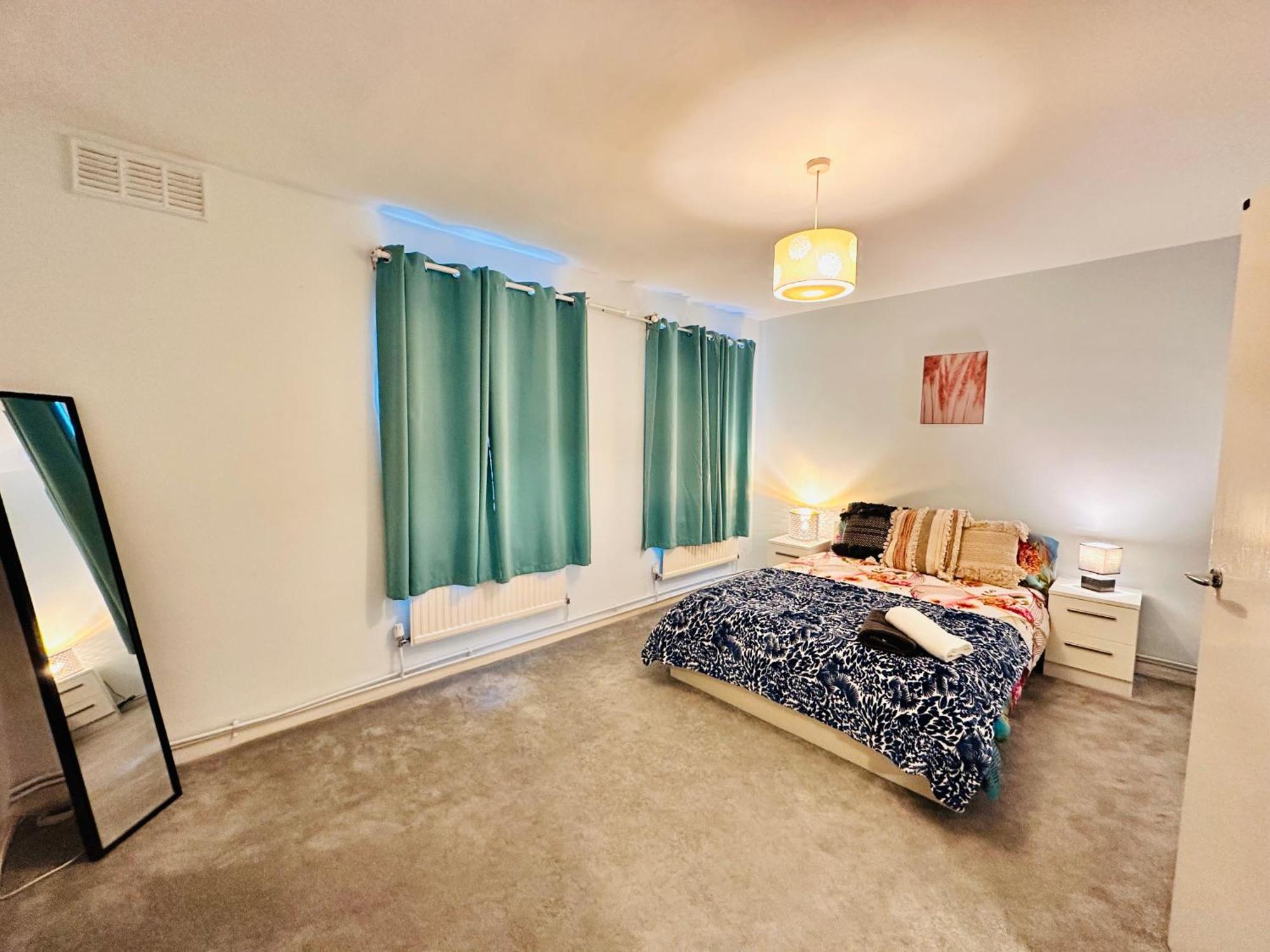 Victoria Family Apartment In Central Лондон Екстериор снимка