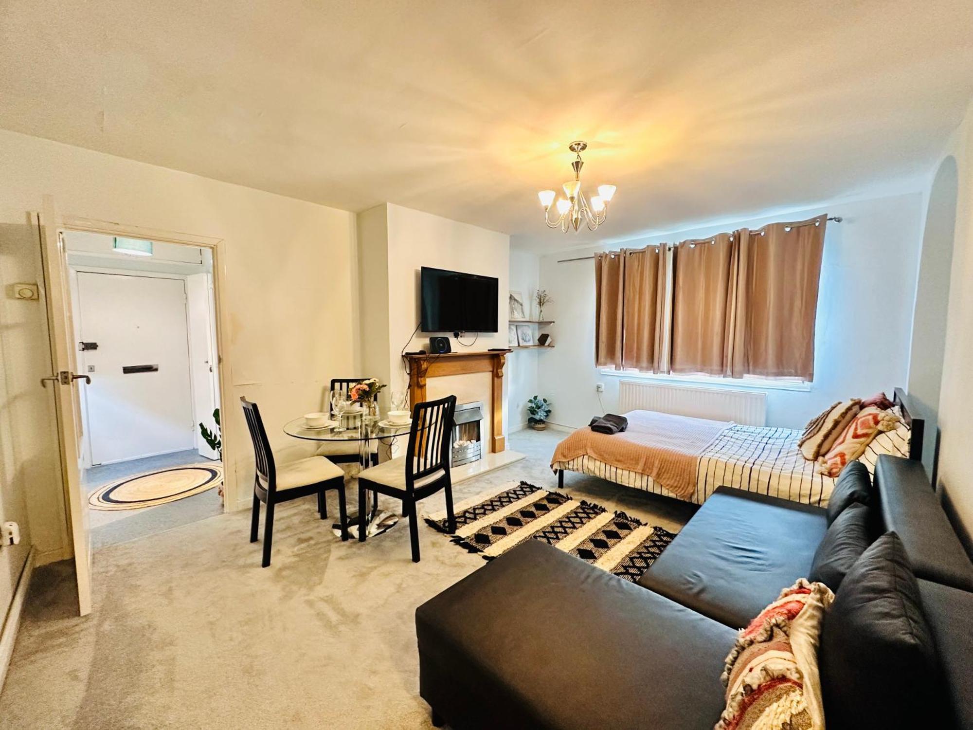 Victoria Family Apartment In Central Лондон Екстериор снимка