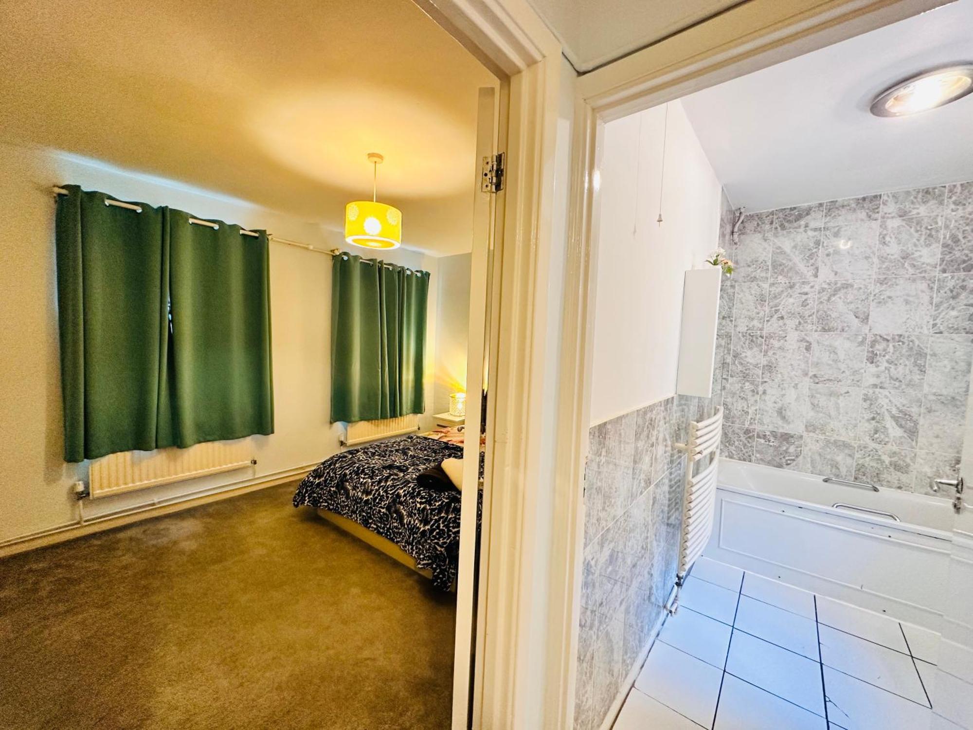 Victoria Family Apartment In Central Лондон Екстериор снимка