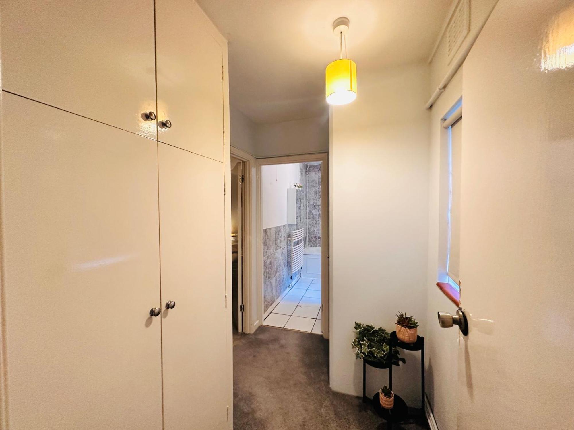 Victoria Family Apartment In Central Лондон Екстериор снимка