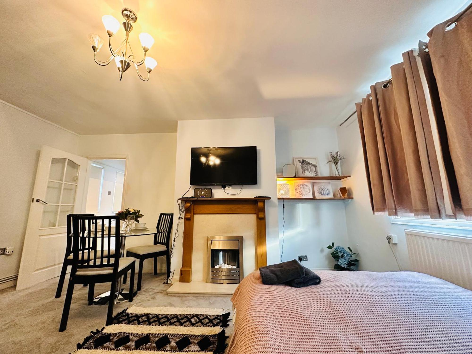 Victoria Family Apartment In Central Лондон Екстериор снимка